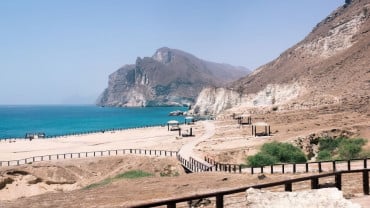 Salalah: Full-Day Beach Escapade Al Mughsail Beach & Fazayah Beach